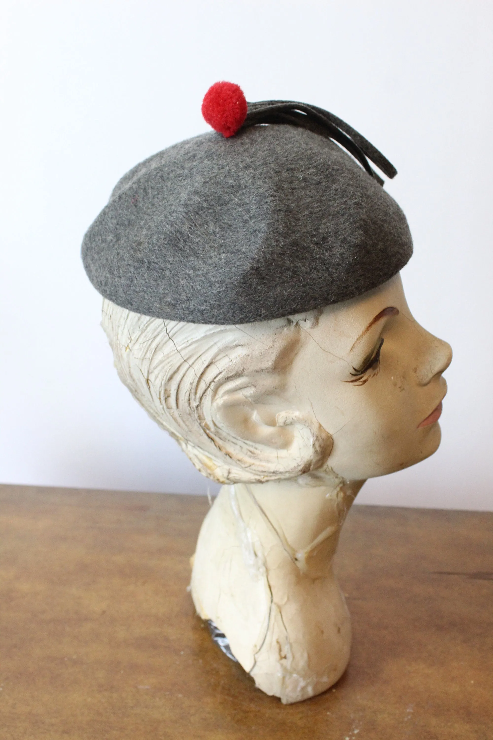 1950s GRAY red pom pom hat beret | new fall