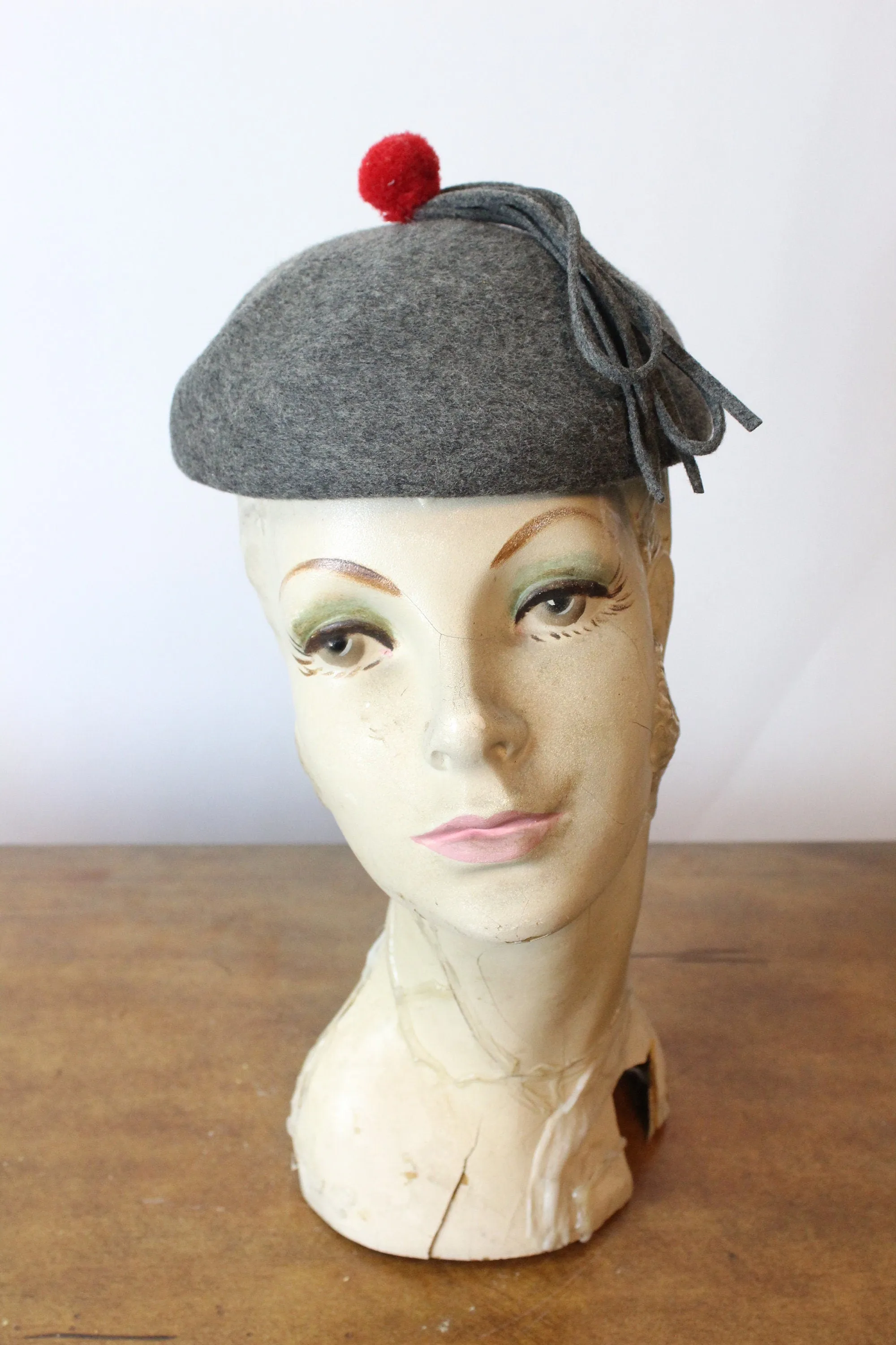 1950s GRAY red pom pom hat beret | new fall