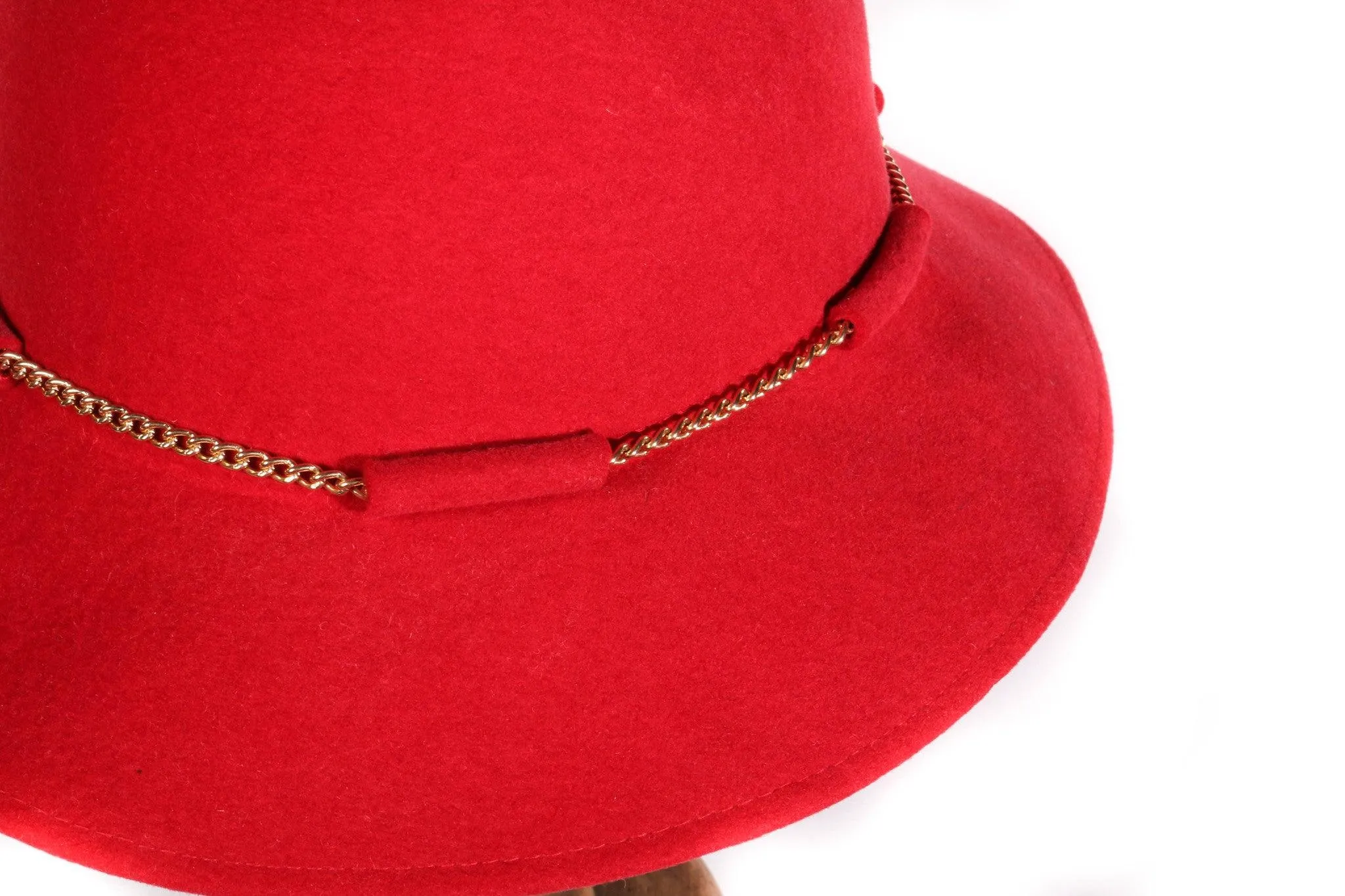 Kangol Red Cloche Bucket Style Hat with Gold Chain 55cm