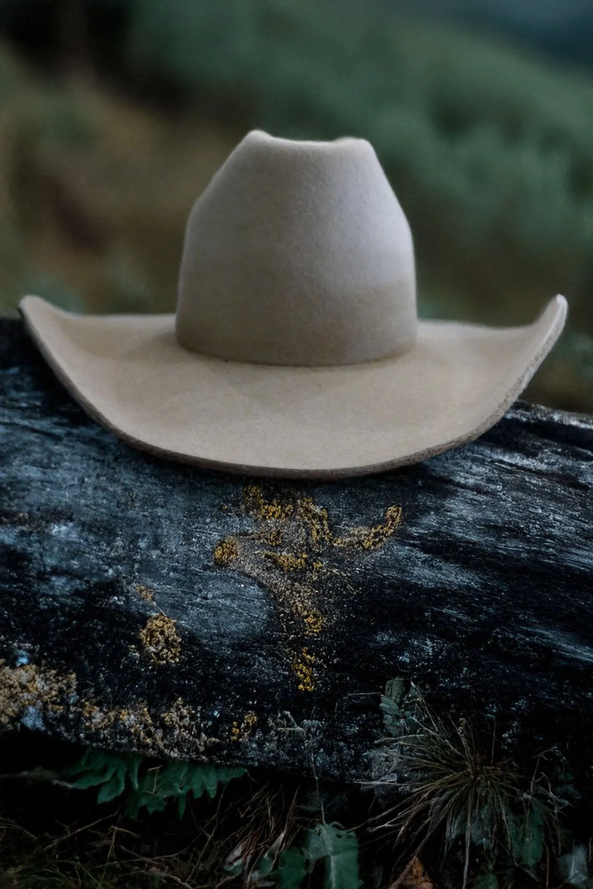 The Rugged Society - Rodeo Cattleman Hat in beige - Handmade to order