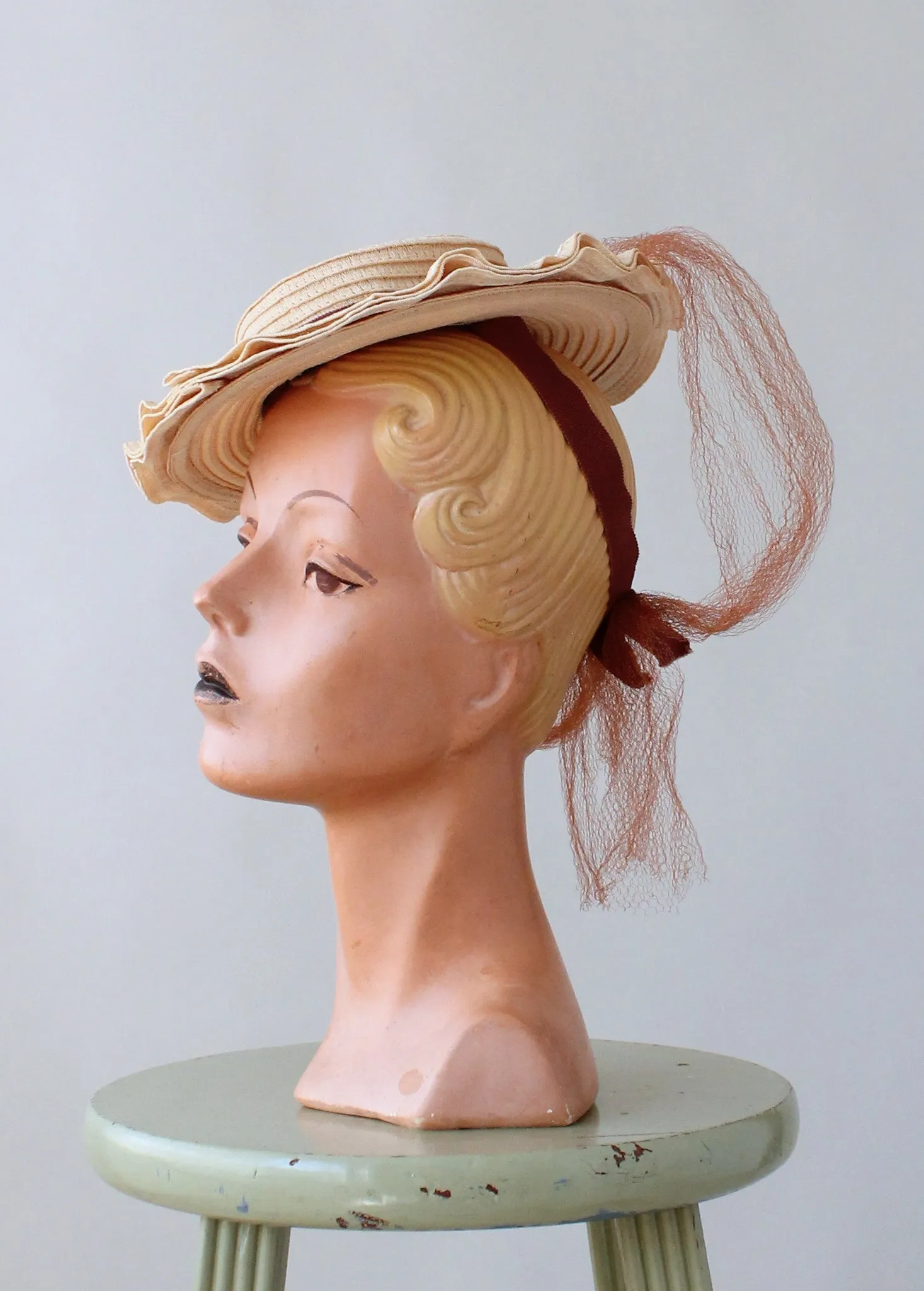 Vintage 1940s Straw Ruffled Boater Tilt Hat