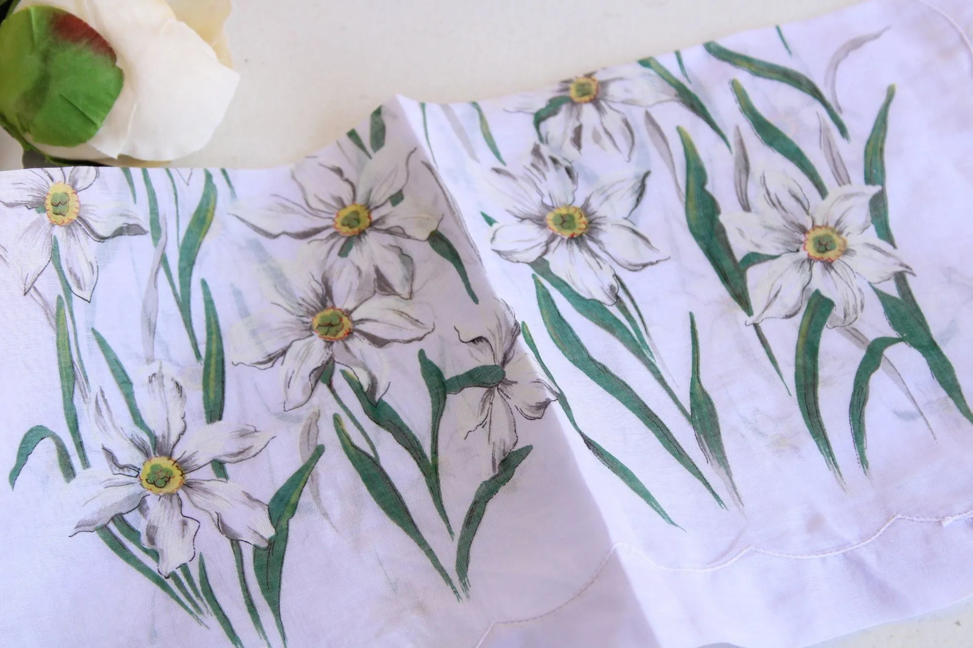 Vintage White Daffodil  Flower Print Linen Hankie