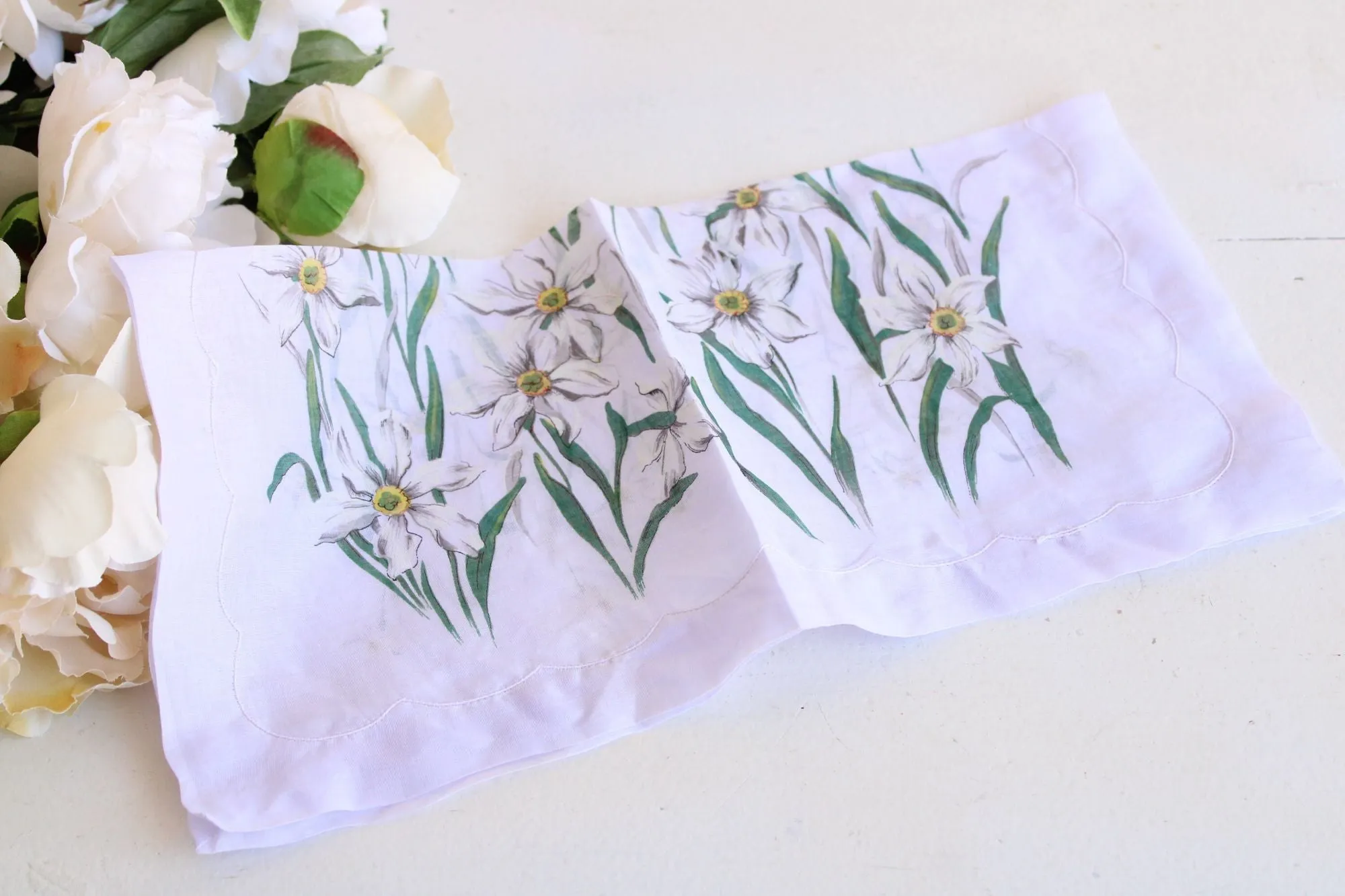 Vintage White Daffodil  Flower Print Linen Hankie