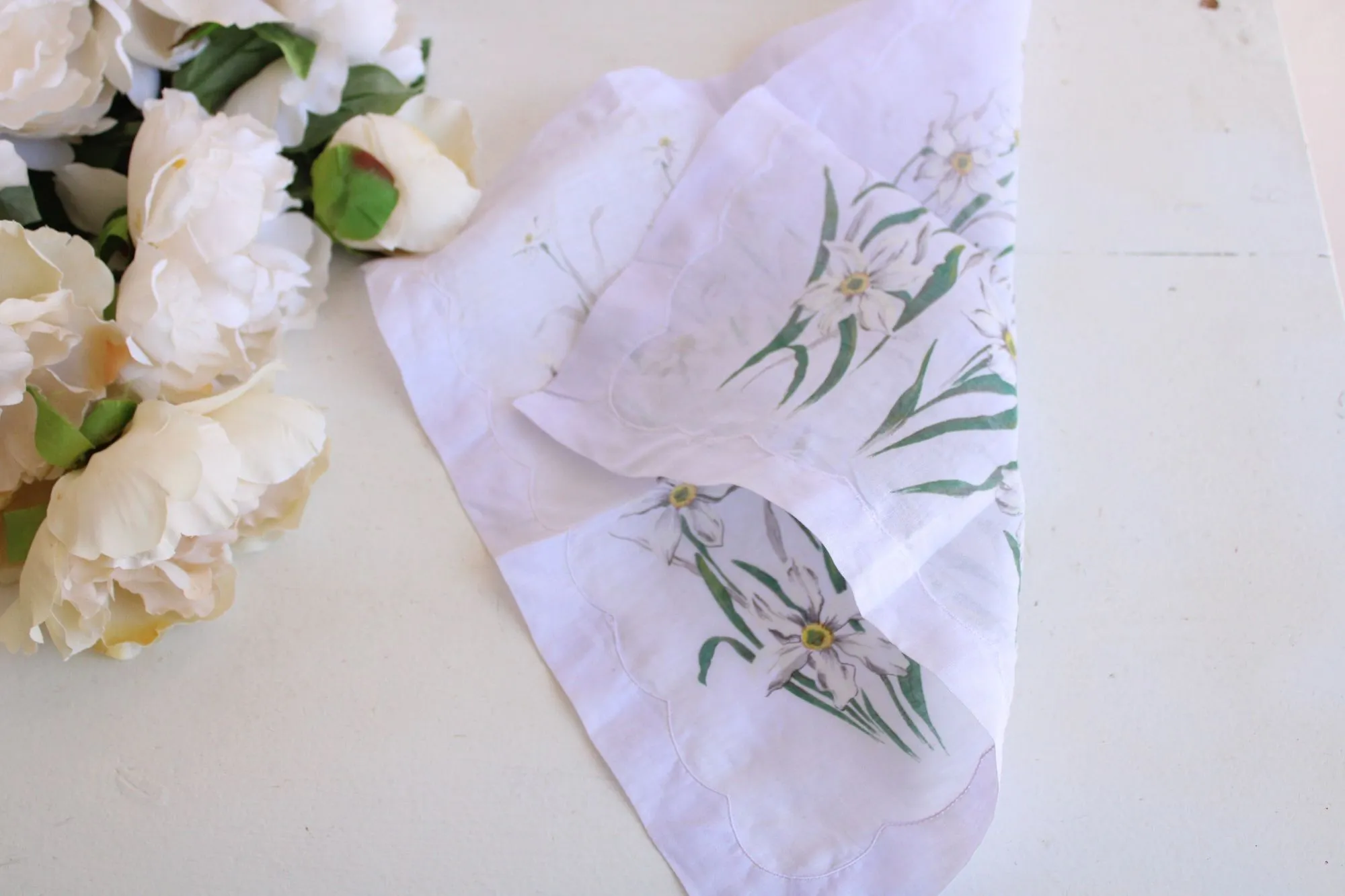 Vintage White Daffodil  Flower Print Linen Hankie